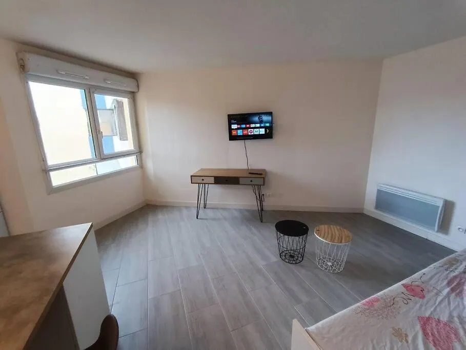 Appartement Tout Equipe 2 A 4 Couchages St Charles Marseille Lägenhet