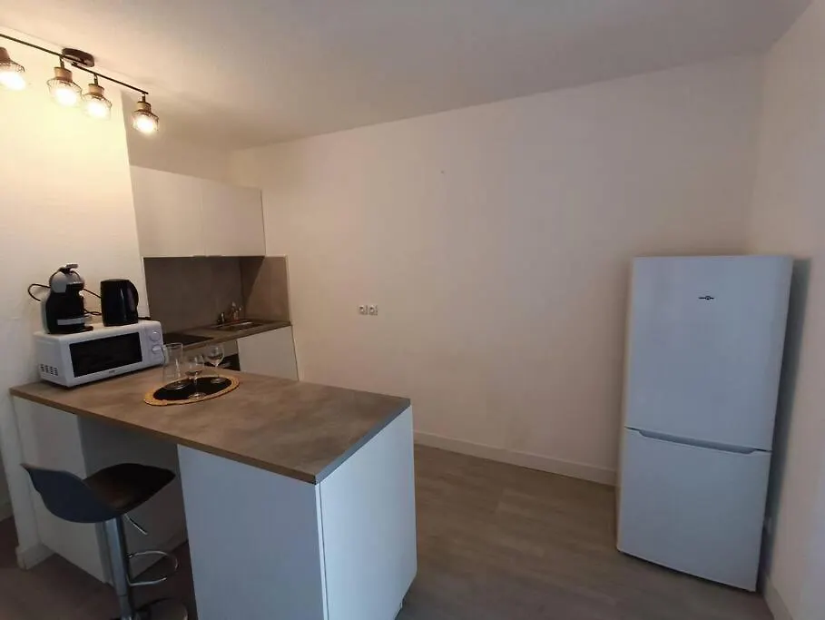 Apartment Appartement Tout Equipe 2 A 4 Couchages St Charles Marseille