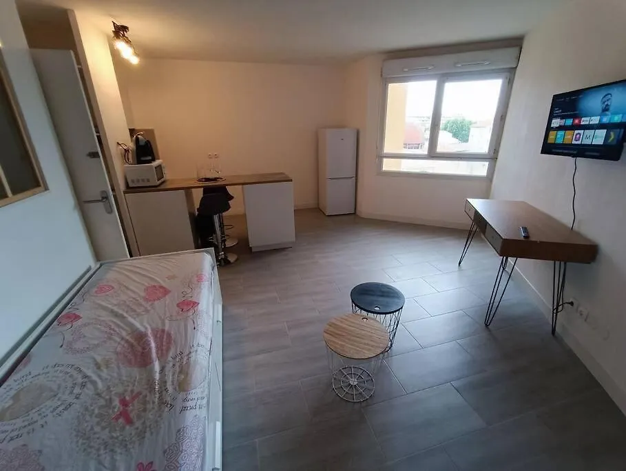 Appartement Tout Equipe 2 A 4 Couchages St Charles Marseille